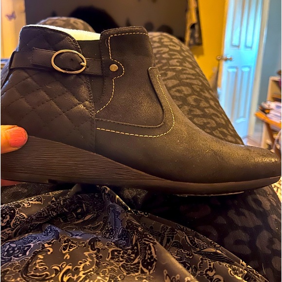NEW Lightweight Boots w/tags from 🇹🇭Thailand🇹🇭 Size 6, See desc. & style - Picture 1 of 8